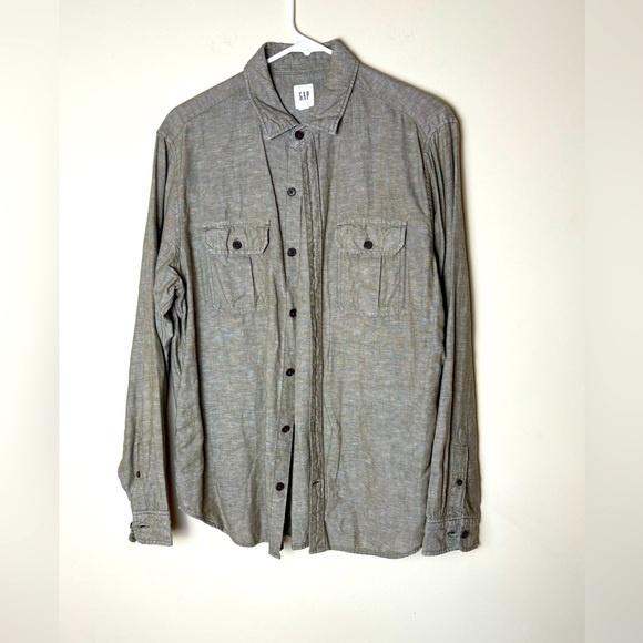 GAP Gray Button-Up Shirt - Picture 1 of 7